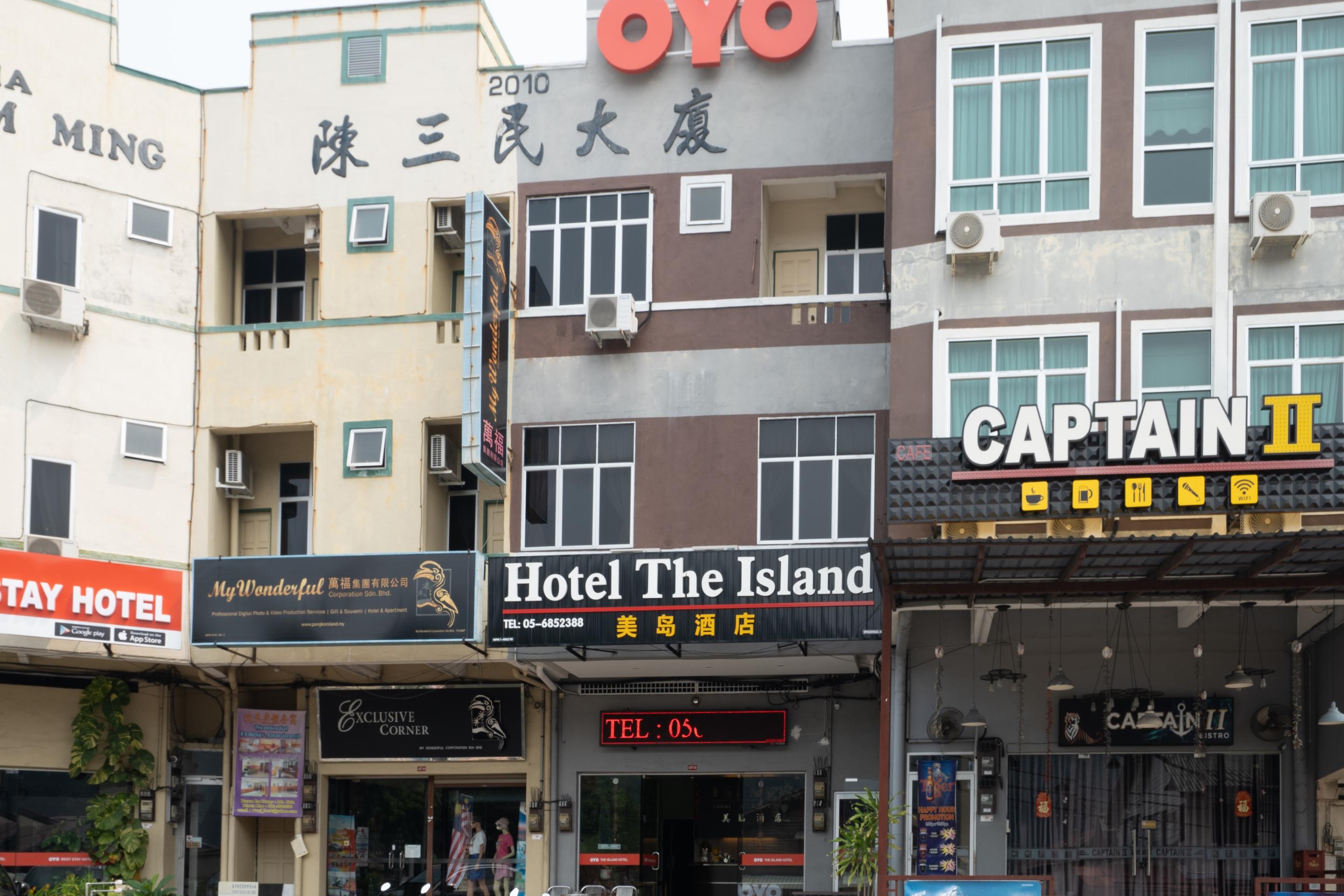 Oyo 44078 The Island Hotel Kampong Pasir Bogak Buitenkant foto