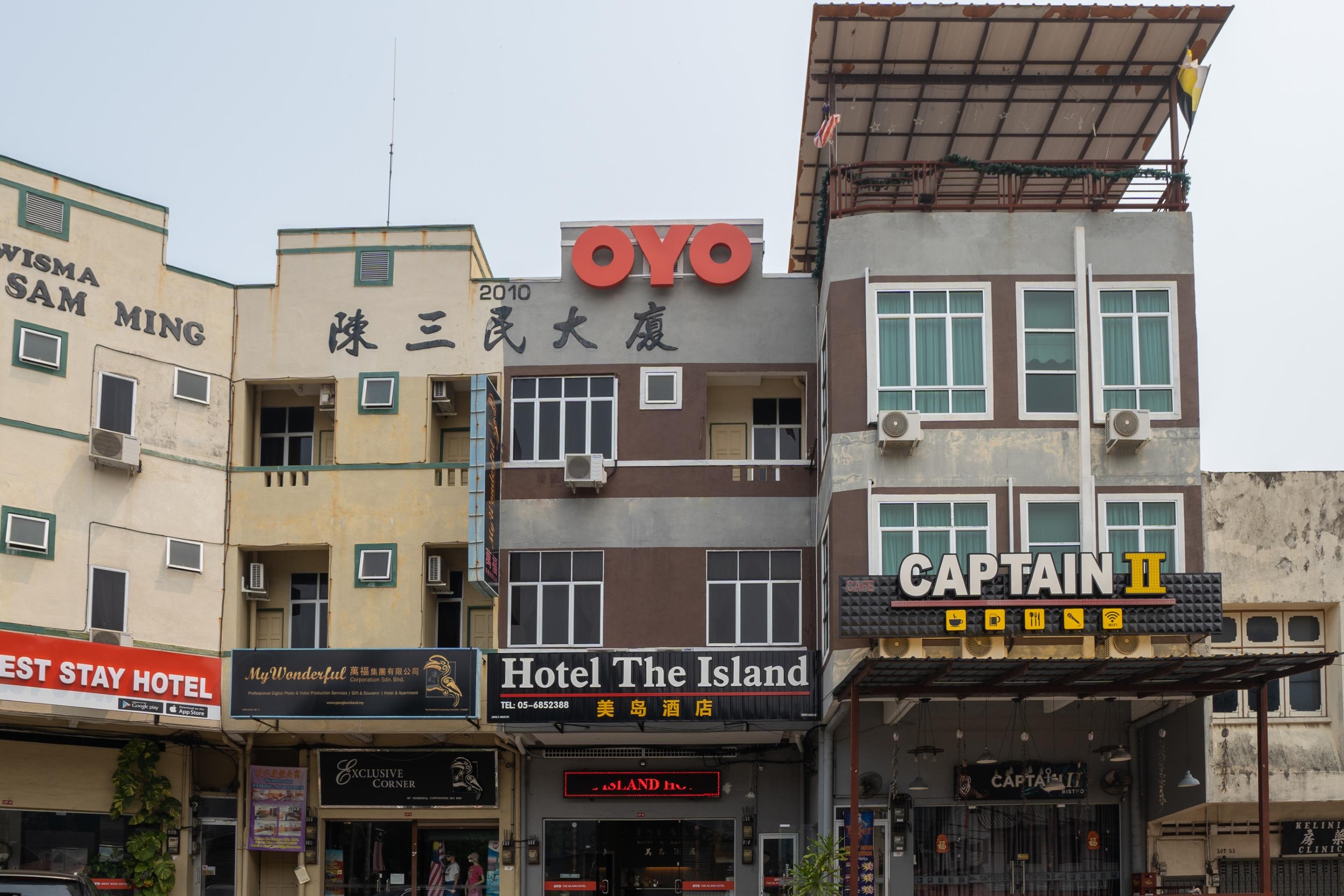 Oyo 44078 The Island Hotel Kampong Pasir Bogak Buitenkant foto