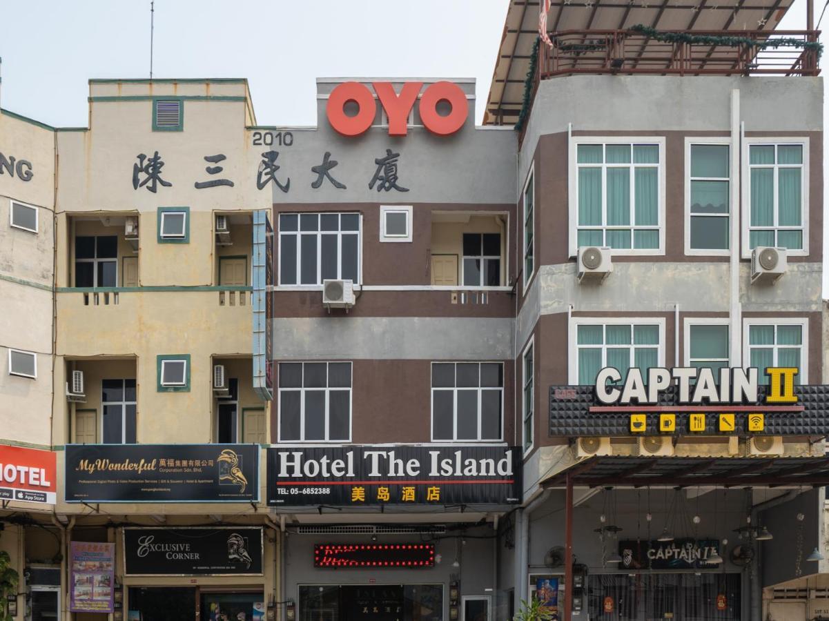 Oyo 44078 The Island Hotel Kampong Pasir Bogak Buitenkant foto